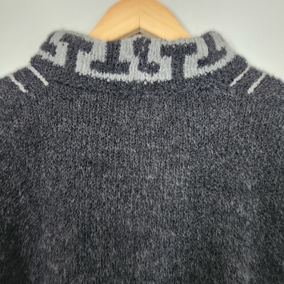 Peruvian Trading Co. Poncho Women's One Size Gray Alpaca Wool Aztec Fringe - Picture 12 of 12